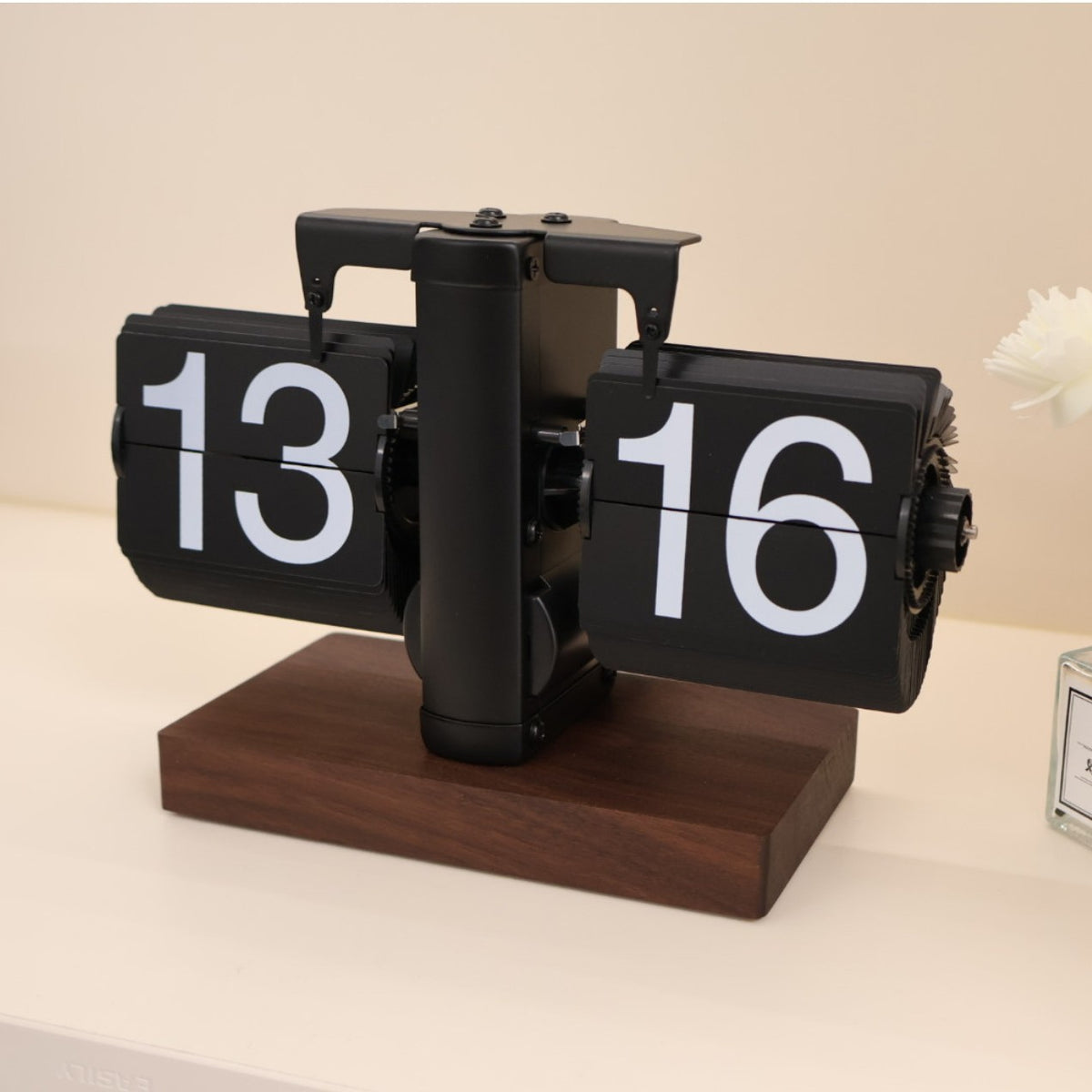 ABS  Automatic Flip Clock For Home Living Room, Small Balance Mechanical Flip Clock, Creative Flip Clock