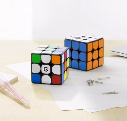 קובייה הונגרית חכמה Games