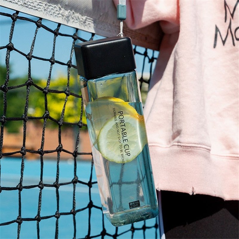 בקבוק מרובע אופנתי בקבוק